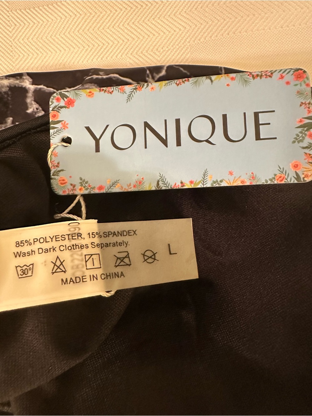 🔥🔥🔥NWT Bundle of 2 Women’s Swim Tops, Large - Picture 3 of 9